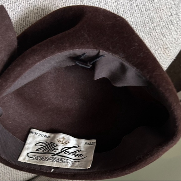 VINTAGE Mr. John Empress Brown Velour chic retro with a comb fall autumn - Picture 5 of 7